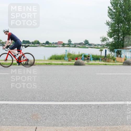15.06.2025 - 27. Vierlanden-Triathlon H.Heesch http://msf.ph/oto/8038042 15.06.2025 10:55:10 Radfahren 20, 72, 174, 216, 605 meine-sportfotos.de