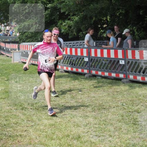 21.06.2025 - 27. Vierlanden-Triathlon KatJ http://msf.ph/oto/8038044 15.06.2025 11:31:23 Schwimmen  meine-sportfotos.de
