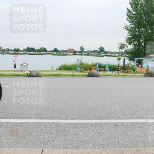 15.06.2025 - 27. Vierlanden-Triathlon H.Heesch http://msf.ph/oto/8038048 15.06.2025 10:55:11 Radfahren 20, 72, 174, 216 meine-sportfotos.de