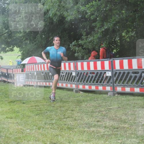21.06.2025 - 27. Vierlanden-Triathlon KatJ http://msf.ph/oto/8038061 15.06.2025 14:20:02 Ziel 1310 meine-sportfotos.de