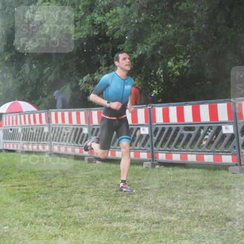 21.06.2025 - 27. Vierlanden-Triathlon KatJ http://msf.ph/oto/8038088 15.06.2025 14:20:02 Ziel 1310 meine-sportfotos.de