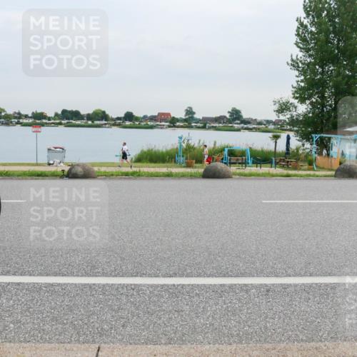 15.06.2025 - 27. Vierlanden-Triathlon H.Heesch http://msf.ph/oto/8038104 15.06.2025 10:55:39 Radfahren 221, 521, 528 meine-sportfotos.de