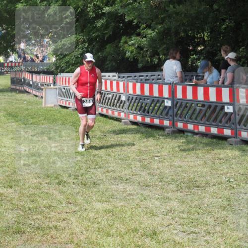 21.06.2025 - 27. Vierlanden-Triathlon KatJ http://msf.ph/oto/8038115 15.06.2025 11:31:54 Schwimmen  meine-sportfotos.de