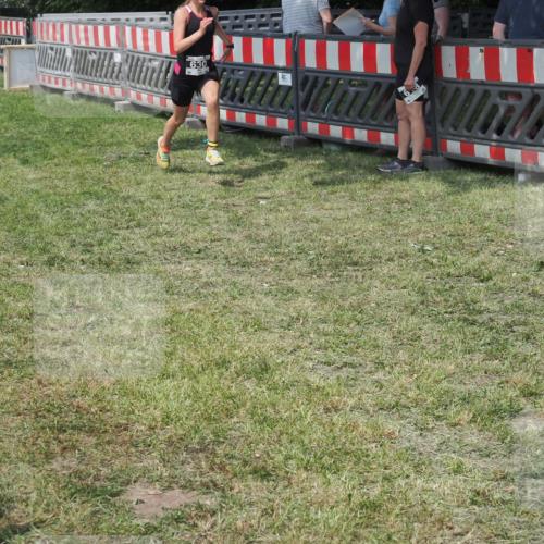 21.06.2025 - 27. Vierlanden-Triathlon KatJ http://msf.ph/oto/8038202 15.06.2025 11:32:10 Schwimmen  meine-sportfotos.de