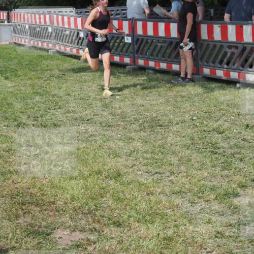 21.06.2025 - 27. Vierlanden-Triathlon KatJ http://msf.ph/oto/8038208 15.06.2025 11:32:10 Schwimmen  meine-sportfotos.de