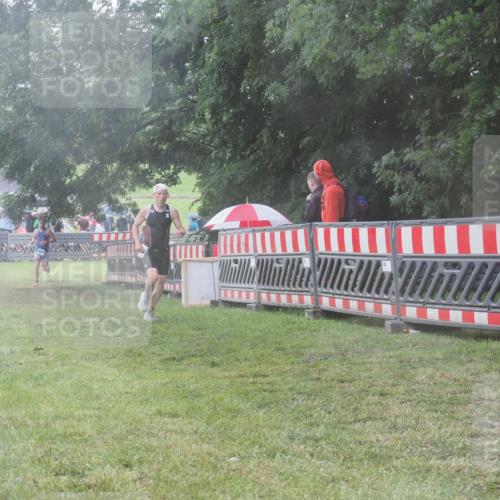 21.06.2025 - 27. Vierlanden-Triathlon KatJ http://msf.ph/oto/8038213 15.06.2025 14:20:25 Ziel 1242, 1285 meine-sportfotos.de