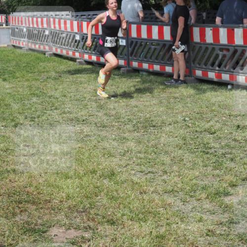 21.06.2025 - 27. Vierlanden-Triathlon KatJ http://msf.ph/oto/8038215 15.06.2025 11:32:10 Schwimmen  meine-sportfotos.de