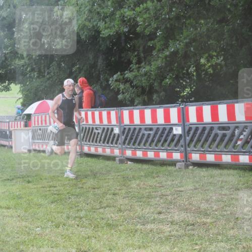 21.06.2025 - 27. Vierlanden-Triathlon KatJ http://msf.ph/oto/8038229 15.06.2025 14:20:26 Ziel 1242, 1285 meine-sportfotos.de