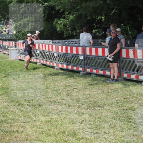 21.06.2025 - 27. Vierlanden-Triathlon KatJ http://msf.ph/oto/8038240 15.06.2025 11:32:12 Schwimmen  meine-sportfotos.de