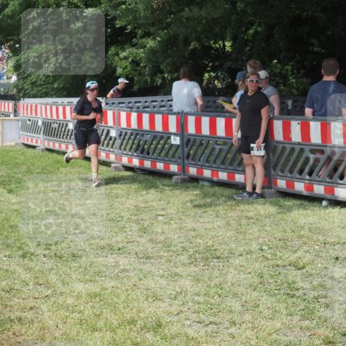 21.06.2025 - 27. Vierlanden-Triathlon KatJ http://msf.ph/oto/8038254 15.06.2025 11:32:12 Schwimmen  meine-sportfotos.de