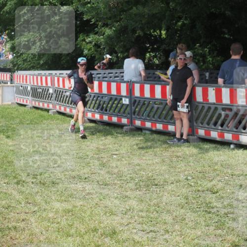 21.06.2025 - 27. Vierlanden-Triathlon KatJ http://msf.ph/oto/8038262 15.06.2025 11:32:12 Schwimmen  meine-sportfotos.de