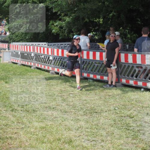 21.06.2025 - 27. Vierlanden-Triathlon KatJ http://msf.ph/oto/8038279 15.06.2025 11:32:13 Schwimmen  meine-sportfotos.de