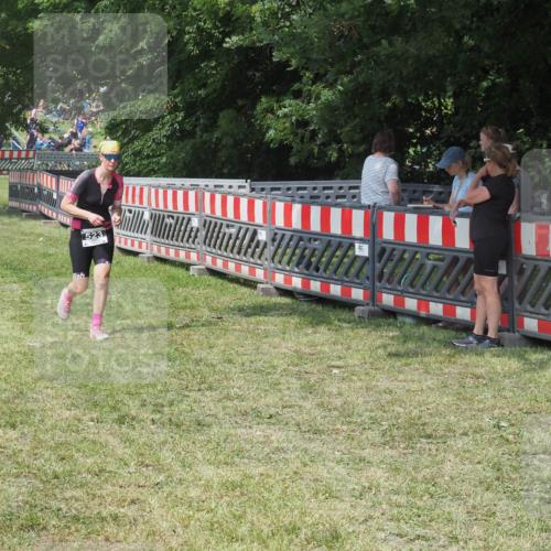 21.06.2025 - 27. Vierlanden-Triathlon KatJ http://msf.ph/oto/8038286 15.06.2025 11:32:20 Schwimmen  meine-sportfotos.de