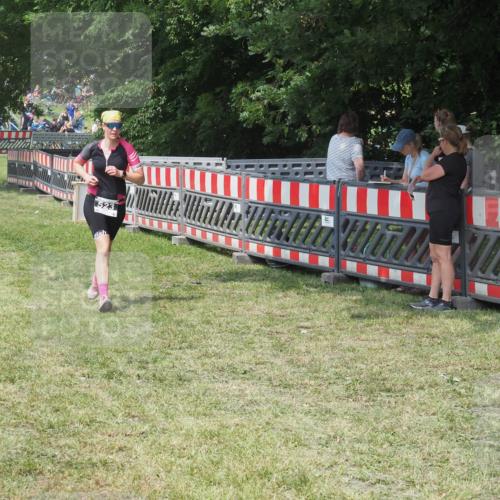 21.06.2025 - 27. Vierlanden-Triathlon KatJ http://msf.ph/oto/8038297 15.06.2025 11:32:21 Schwimmen  meine-sportfotos.de