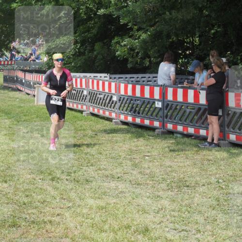 21.06.2025 - 27. Vierlanden-Triathlon KatJ http://msf.ph/oto/8038302 15.06.2025 11:32:21 Schwimmen  meine-sportfotos.de