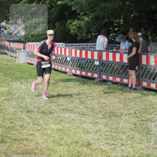 21.06.2025 - 27. Vierlanden-Triathlon KatJ http://msf.ph/oto/8038315 15.06.2025 11:32:21 Schwimmen  meine-sportfotos.de