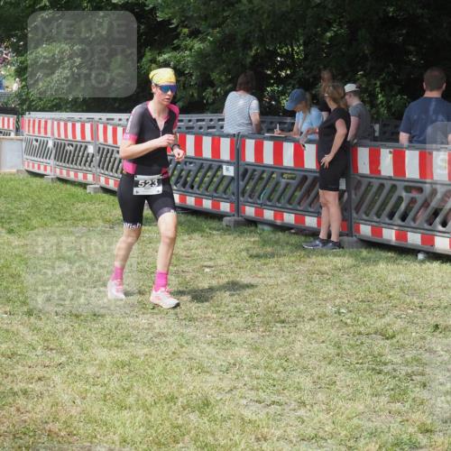 21.06.2025 - 27. Vierlanden-Triathlon KatJ http://msf.ph/oto/8038328 15.06.2025 11:32:22 Schwimmen  meine-sportfotos.de