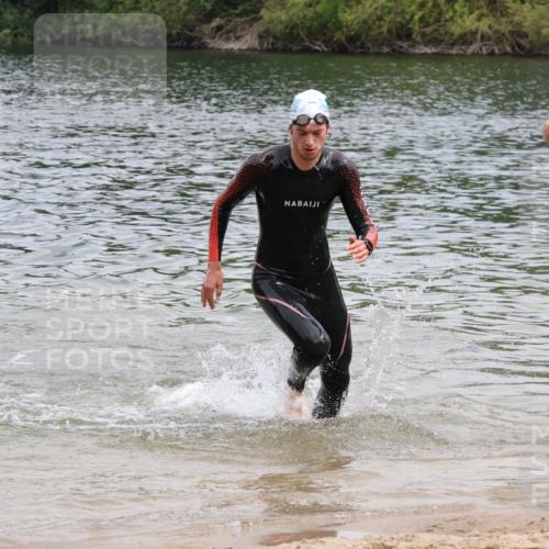 21.06.2025 - 27. Vierlanden-Triathlon Lena Gebhardt http://msf.ph/oto/8038365 15.06.2025 12:11:01 Schwimmen 1044, 1045, 1046, 1047, 1048 meine-sportfotos.de