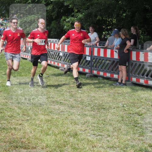 21.06.2025 - 27. Vierlanden-Triathlon KatJ http://msf.ph/oto/8038386 15.06.2025 11:32:37 Schwimmen  meine-sportfotos.de