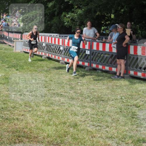 21.06.2025 - 27. Vierlanden-Triathlon KatJ http://msf.ph/oto/8038443 15.06.2025 11:32:39 Schwimmen  meine-sportfotos.de