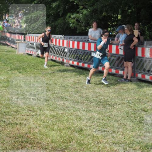 21.06.2025 - 27. Vierlanden-Triathlon KatJ http://msf.ph/oto/8038452 15.06.2025 11:32:40 Schwimmen  meine-sportfotos.de