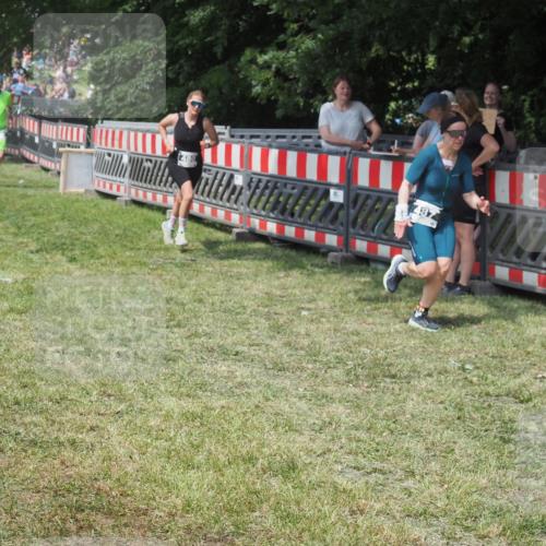 21.06.2025 - 27. Vierlanden-Triathlon KatJ http://msf.ph/oto/8038457 15.06.2025 11:32:40 Schwimmen  meine-sportfotos.de