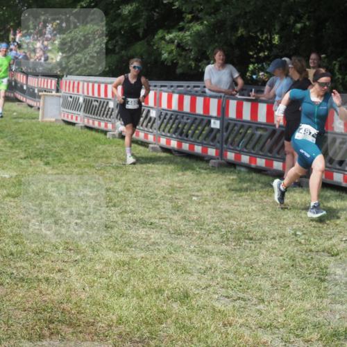 21.06.2025 - 27. Vierlanden-Triathlon KatJ http://msf.ph/oto/8038463 15.06.2025 11:32:40 Schwimmen  meine-sportfotos.de