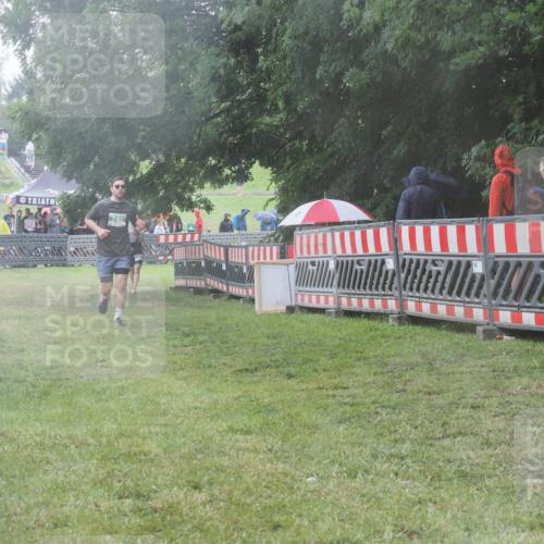 21.06.2025 - 27. Vierlanden-Triathlon KatJ http://msf.ph/oto/8038477 15.06.2025 14:21:17 Ziel 742, 1205 meine-sportfotos.de