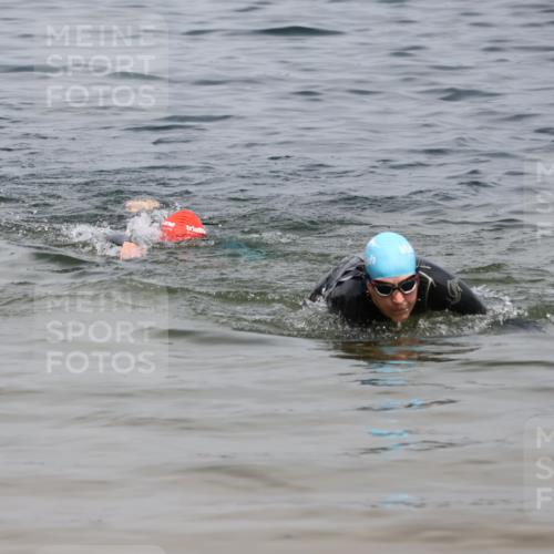 21.06.2025 - 27. Vierlanden-Triathlon Lena Gebhardt http://msf.ph/oto/8038507 15.06.2025 12:26:43 Schwimmen  meine-sportfotos.de