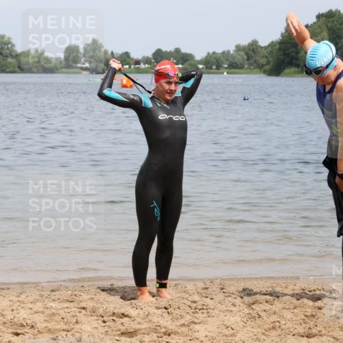 21.06.2025 - 27. Vierlanden-Triathlon Lena Gebhardt http://msf.ph/oto/8038514 15.06.2025 12:27:02 Schwimmen 1059 meine-sportfotos.de