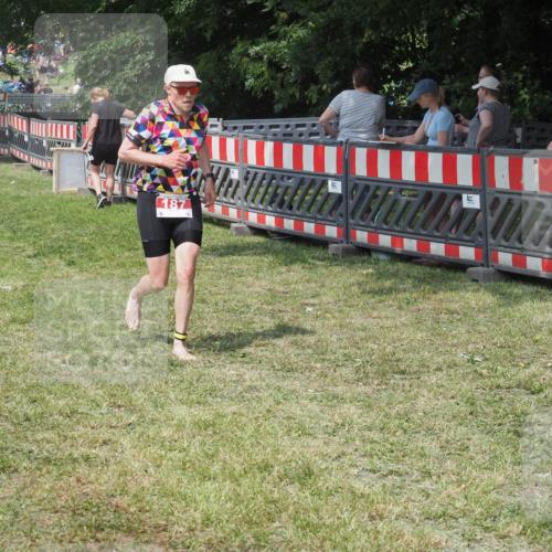 21.06.2025 - 27. Vierlanden-Triathlon KatJ http://msf.ph/oto/8038534 15.06.2025 11:32:51 Schwimmen  meine-sportfotos.de