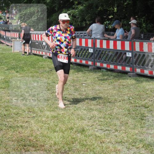 21.06.2025 - 27. Vierlanden-Triathlon KatJ http://msf.ph/oto/8038547 15.06.2025 11:32:52 Schwimmen  meine-sportfotos.de
