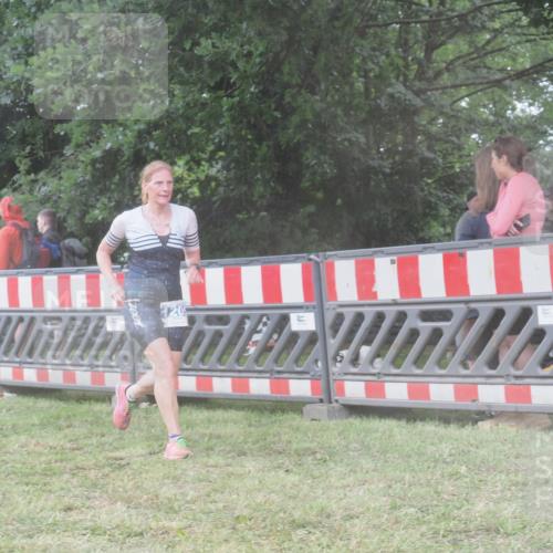 21.06.2025 - 27. Vierlanden-Triathlon KatJ http://msf.ph/oto/8038554 15.06.2025 14:21:25 Ziel 1205, 1238, 1291 meine-sportfotos.de