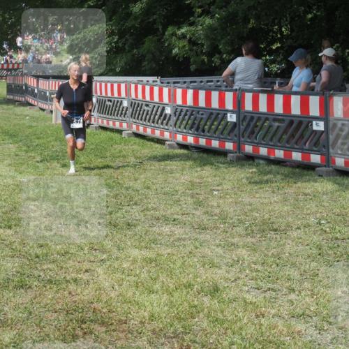 21.06.2025 - 27. Vierlanden-Triathlon KatJ http://msf.ph/oto/8038557 15.06.2025 11:32:56 Schwimmen  meine-sportfotos.de