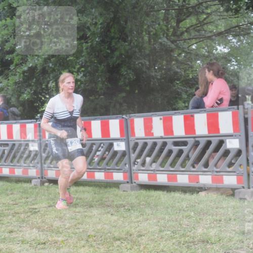21.06.2025 - 27. Vierlanden-Triathlon KatJ http://msf.ph/oto/8038558 15.06.2025 14:21:26 Ziel 1205, 1238, 1291 meine-sportfotos.de