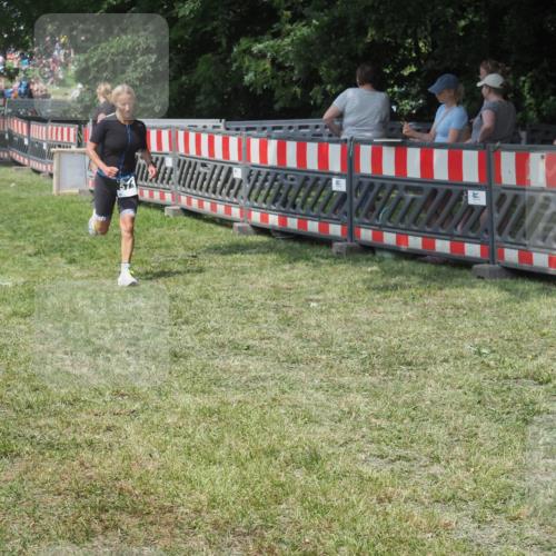 21.06.2025 - 27. Vierlanden-Triathlon KatJ http://msf.ph/oto/8038565 15.06.2025 11:32:56 Schwimmen  meine-sportfotos.de