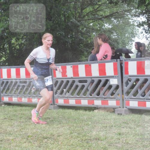 21.06.2025 - 27. Vierlanden-Triathlon KatJ http://msf.ph/oto/8038567 15.06.2025 14:21:26 Ziel 1205, 1238, 1291 meine-sportfotos.de