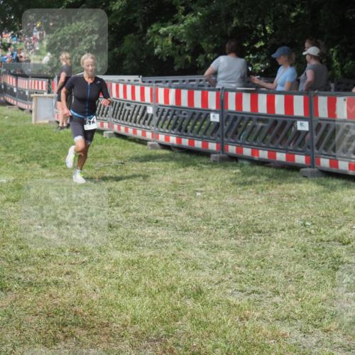 21.06.2025 - 27. Vierlanden-Triathlon KatJ http://msf.ph/oto/8038569 15.06.2025 11:32:56 Schwimmen  meine-sportfotos.de