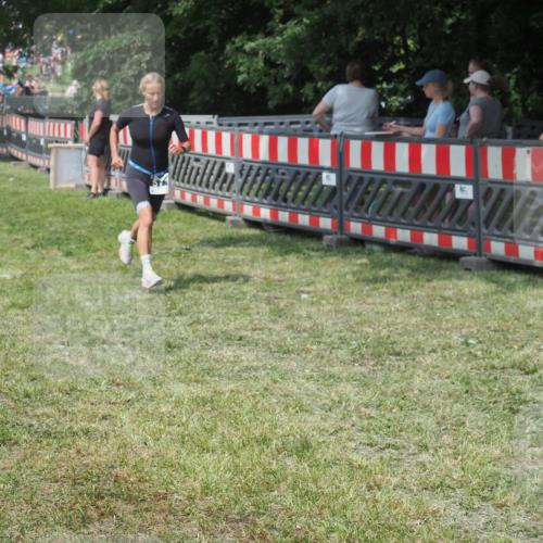 21.06.2025 - 27. Vierlanden-Triathlon KatJ http://msf.ph/oto/8038571 15.06.2025 11:32:56 Schwimmen  meine-sportfotos.de