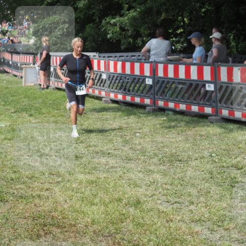 21.06.2025 - 27. Vierlanden-Triathlon KatJ http://msf.ph/oto/8038575 15.06.2025 11:32:56 Schwimmen  meine-sportfotos.de