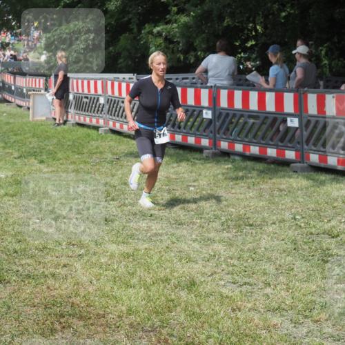 21.06.2025 - 27. Vierlanden-Triathlon KatJ http://msf.ph/oto/8038587 15.06.2025 11:32:57 Schwimmen  meine-sportfotos.de