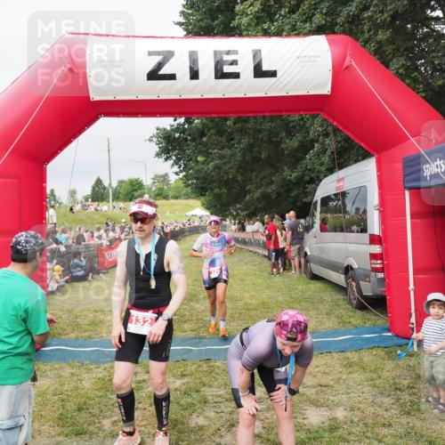 21.06.2025 - 27. Vierlanden-Triathlon MichiJ http://msf.ph/oto/8038602 15.06.2026 13:18:00 Ziel 132, 196, 816 meine-sportfotos.de