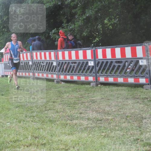 21.06.2025 - 27. Vierlanden-Triathlon KatJ http://msf.ph/oto/8038630 15.06.2025 14:21:33 Ziel 1291 meine-sportfotos.de