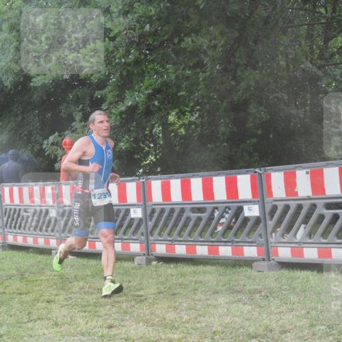 21.06.2025 - 27. Vierlanden-Triathlon KatJ http://msf.ph/oto/8038650 15.06.2025 14:21:34 Ziel 1291 meine-sportfotos.de