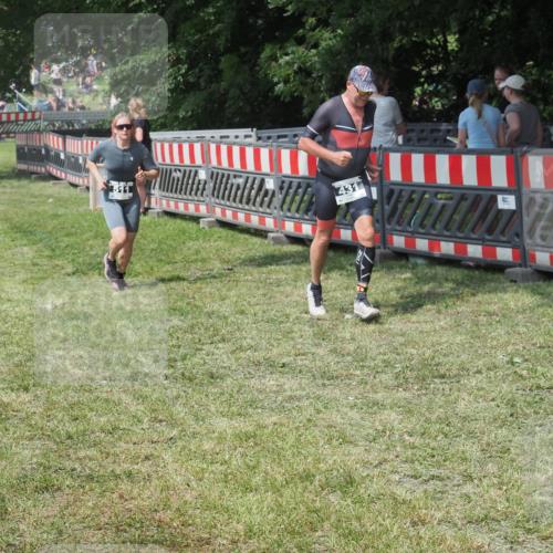 21.06.2025 - 27. Vierlanden-Triathlon KatJ http://msf.ph/oto/8038705 15.06.2025 11:33:27 Schwimmen  meine-sportfotos.de