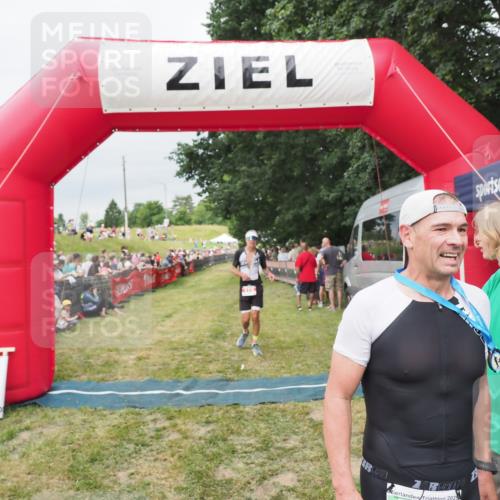 21.06.2025 - 27. Vierlanden-Triathlon MichiJ http://msf.ph/oto/8038724 15.06.2026 13:18:35 Ziel 172, 781 meine-sportfotos.de
