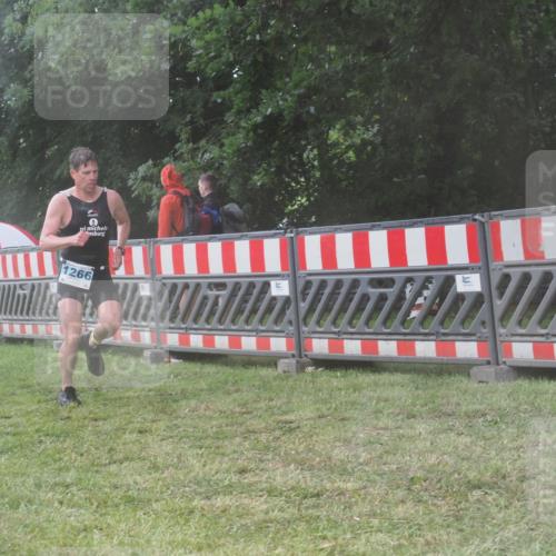 21.06.2025 - 27. Vierlanden-Triathlon KatJ http://msf.ph/oto/8038737 15.06.2025 14:21:49 Ziel 1251, 1266 meine-sportfotos.de