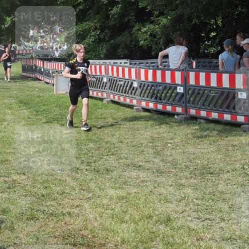 21.06.2025 - 27. Vierlanden-Triathlon KatJ http://msf.ph/oto/8038766 15.06.2025 11:34:00 Schwimmen  meine-sportfotos.de