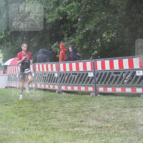 21.06.2025 - 27. Vierlanden-Triathlon KatJ http://msf.ph/oto/8038773 15.06.2025 14:21:51 Ziel 1251, 1266 meine-sportfotos.de