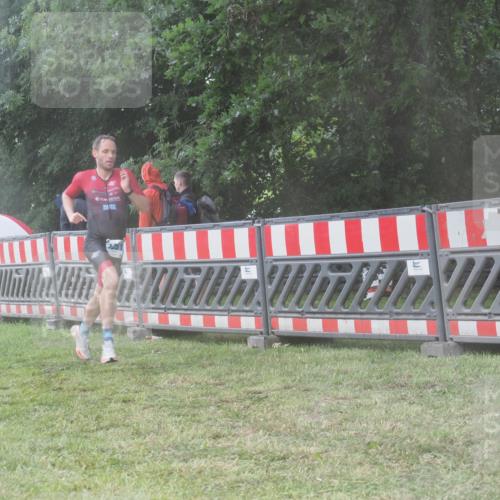 21.06.2025 - 27. Vierlanden-Triathlon KatJ http://msf.ph/oto/8038779 15.06.2025 14:21:52 Ziel 1215, 1251 meine-sportfotos.de